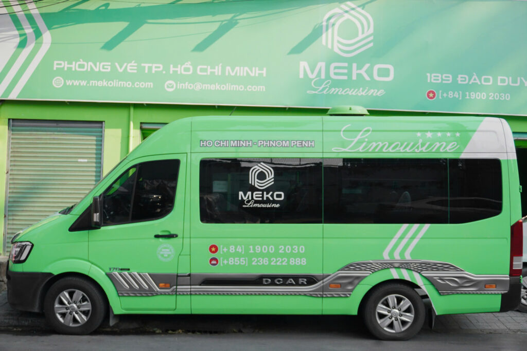 Xe limousine 9 chỗ 