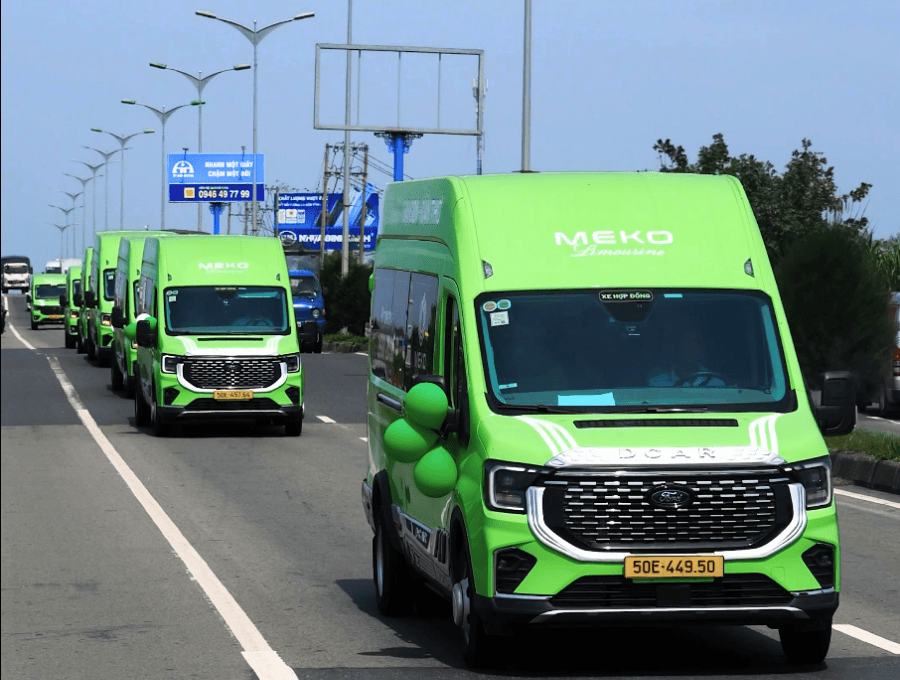 Xe limousine Sài Gòn Cần Thơ - MEKO Limousine di chuyển an toàn và nhanh chóng.