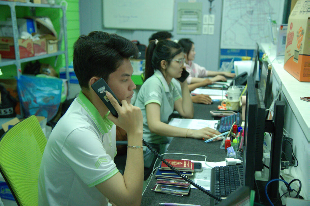 Chỉ cần một cuộc gọi, bạn có thể đặt vé xe đi Campuchia dễ dàng